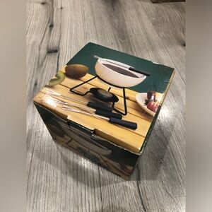 New Cassidy’s Vintage Elegant 7-Piece Chocolate Fondue Set Candle from Canada